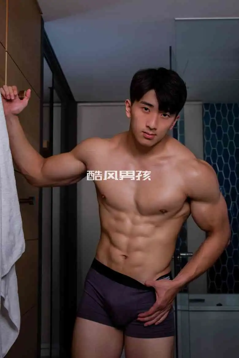 NAKED TRAINER 人态好作品 | 写真