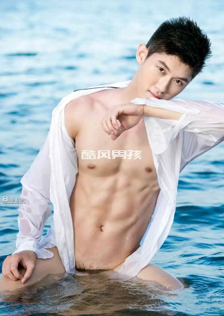 VIRILE 性感志 NO.21 翘臀男神-李竣皓 | 写真