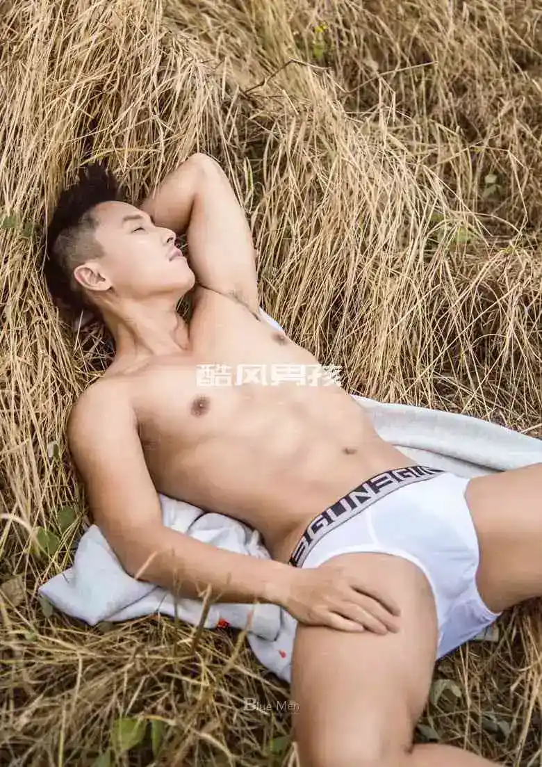 VIRILE 性感志 NO.24 可口的爽朗大男孩-童谦诺 | 写真