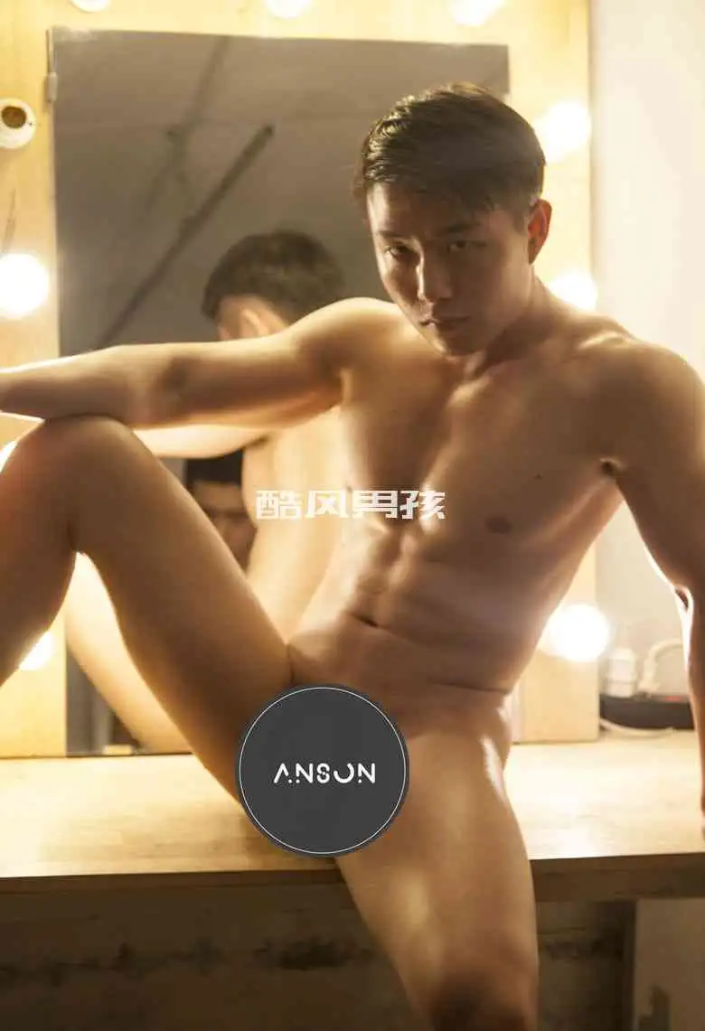 AARON DO-HENRY TRIEU | 写真